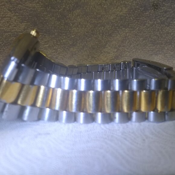 Citizen SQ Quartz Watch Men 6100-R00405 Day Date Bracelet Clear New Bat Great ! - Picture 12 of 14